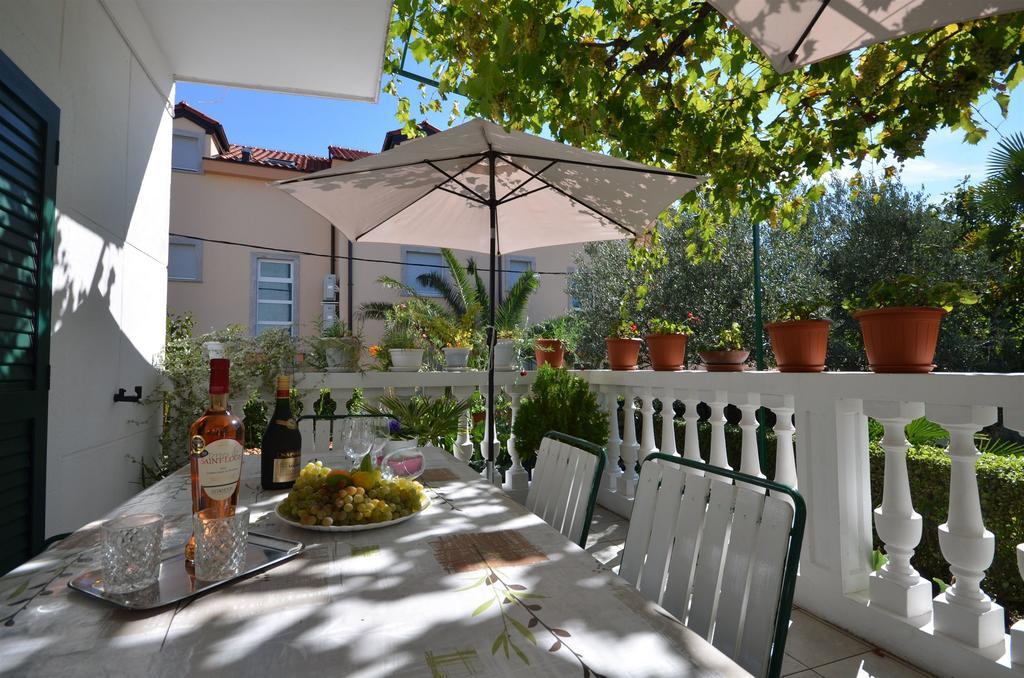 Apartments Branko Vodice Eksteriør billede